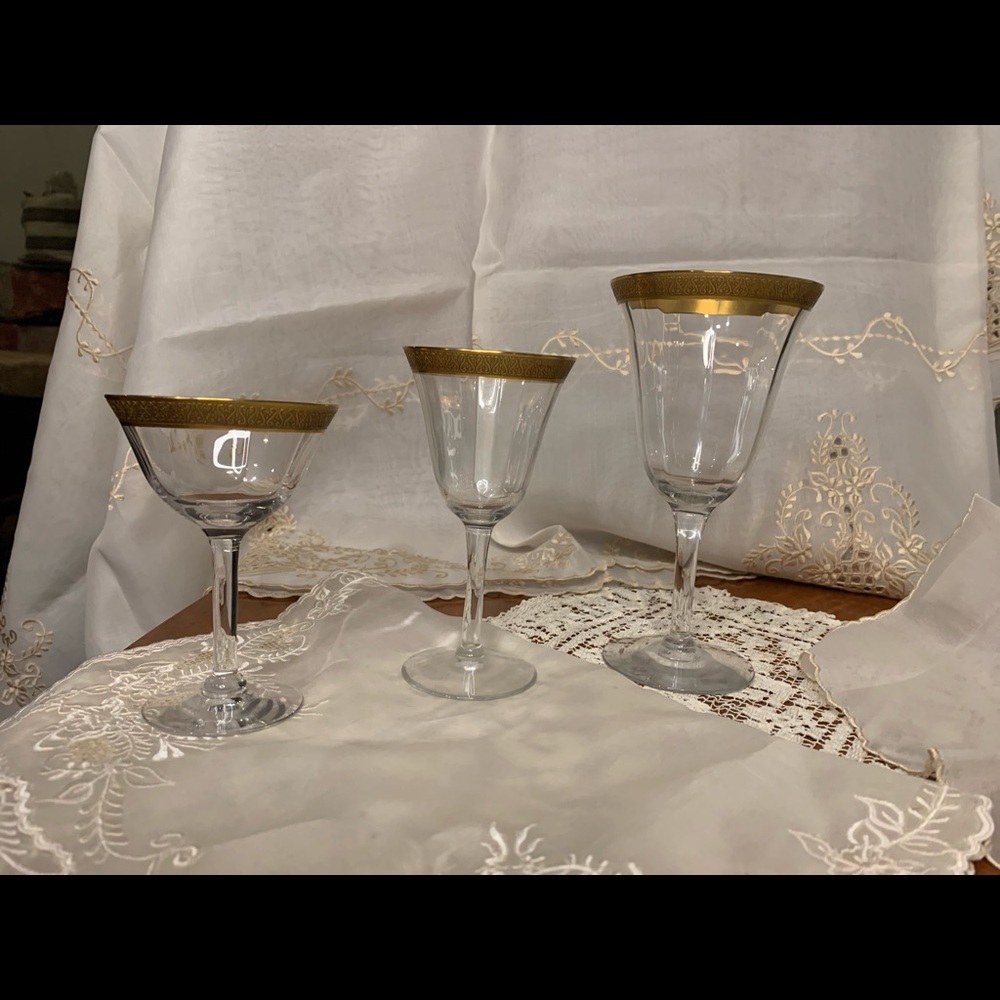 1940s black tie  glassware setting